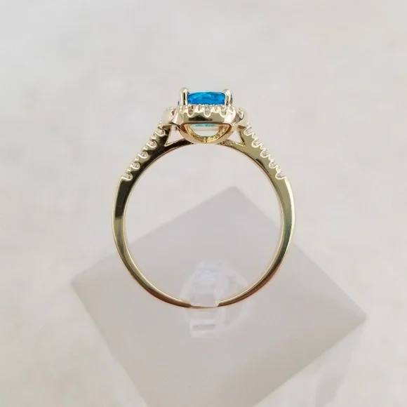 18k Topaz Ring - Picture 5 of 8